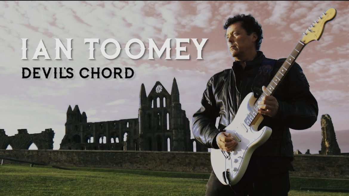 Ian Toomey Energía decibélica rock clásico, hard rock, heavy metal, prog rock, blues rock