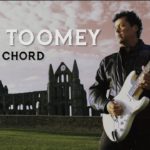 Ian Toomey Energía decibélica rock clásico, hard rock, heavy metal, prog rock, blues rock