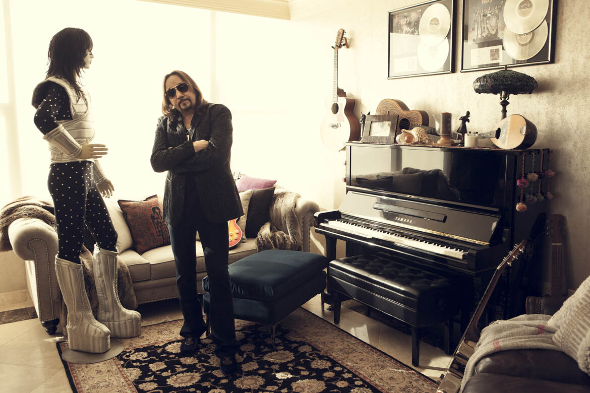 Ace Frehley Entrevista La revista con la música que es importante en tu vida Classic Rock Hard Rock Heavy Metal Prog Rock Blues