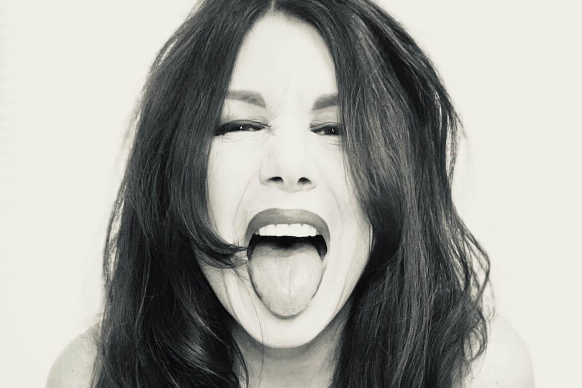 Lee Aaron presenta ‘CMon’ Lee Aaron presenta 'CMon' | This Is ROCK Revista