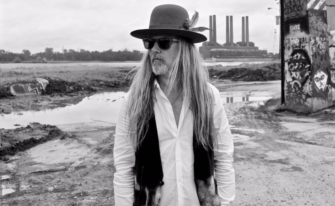 Jerry Cantrell Nuevo LP ‘Brighten’ Jerry Cantrell La revista con la música que es importante en tu vida Classic Rock Hard Rock Heavy Metal Prog Rock Blues