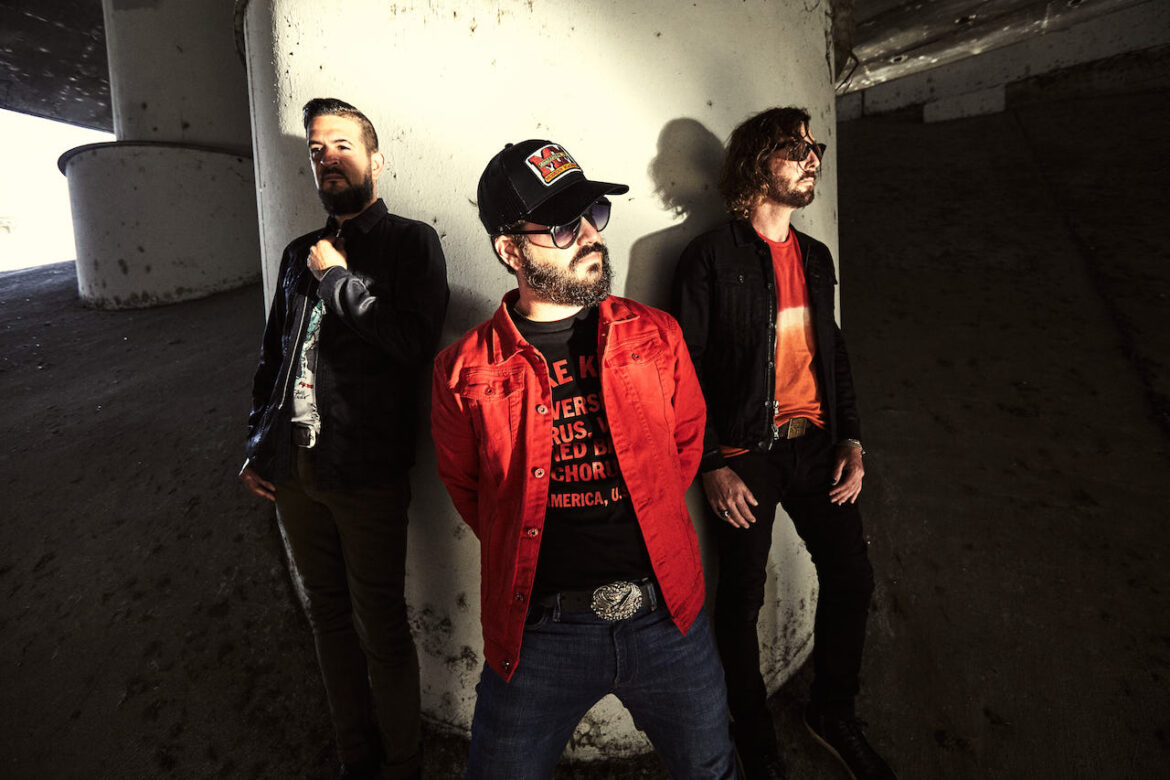 The Record Company Presenta ‘Play Loud’ La revista con la música que es importante en tu vida Classic Rock Hard Rock Heavy Metal Prog Rock Blues The Record Company Presenta ‘Play Loud’