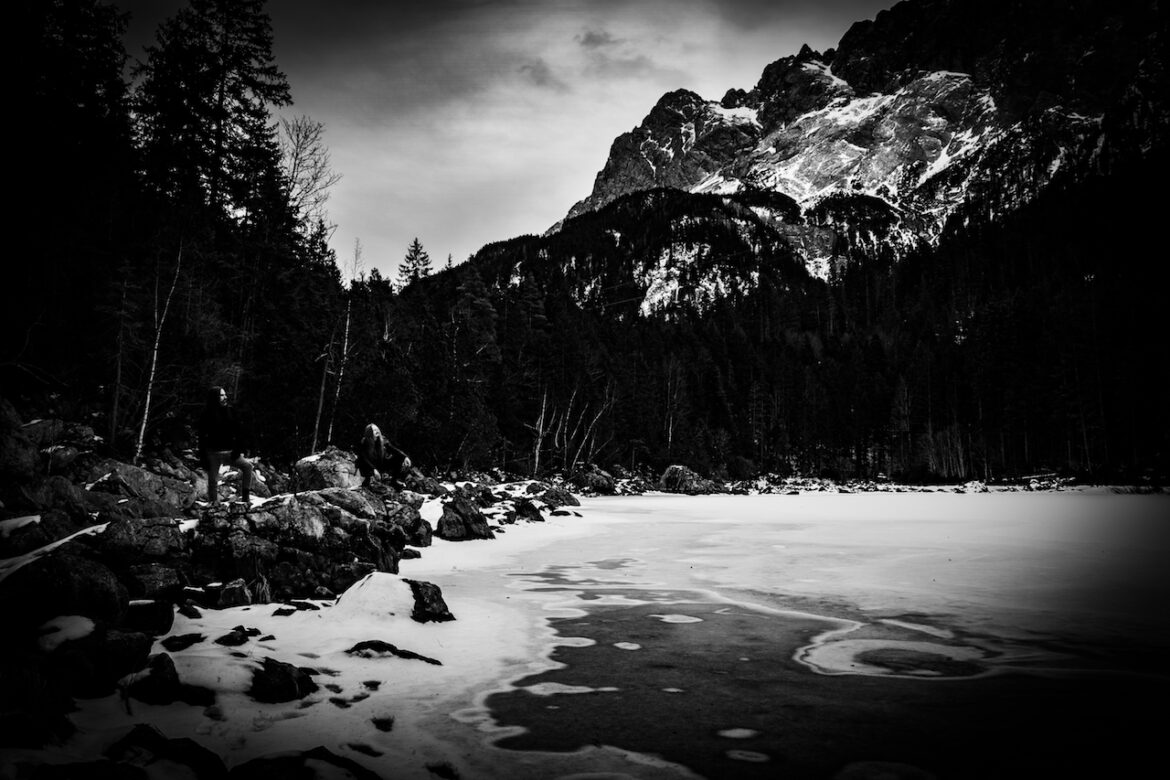 this is metal revista Nuevo Disco de Gràb banda del exvocalista de Dark Fortress 2