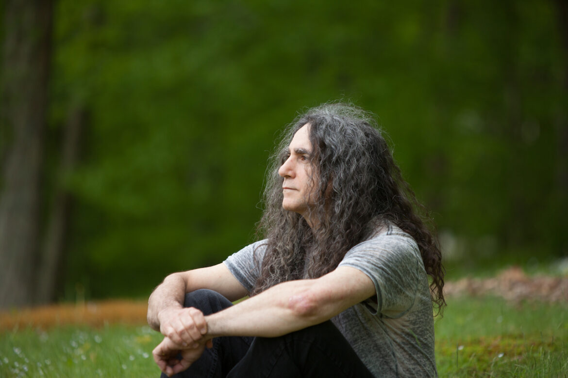 Jim Matheos presenta ‘The Blurred Horizon’ La revista con la música que es importante en tu vida Classic Rock Hard Rock Heavy Metal Prog Rock Blues Jim Matheos