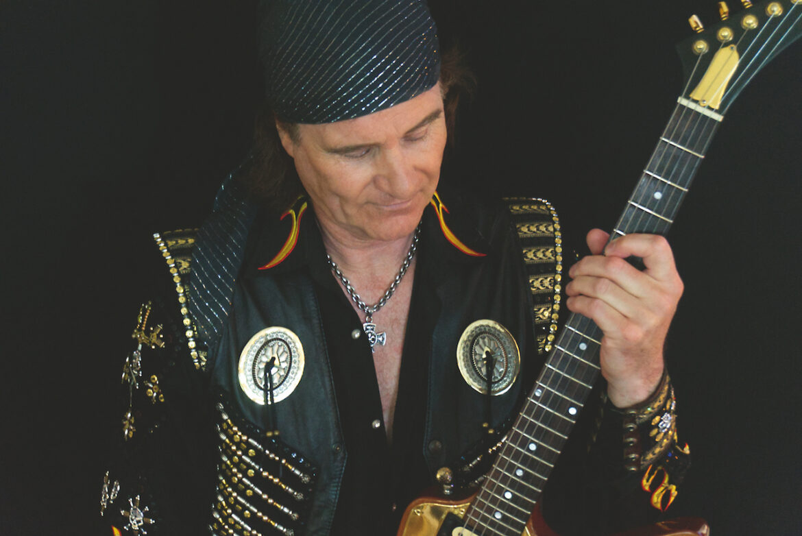 Running Wild Detalles Nuevo Disco La revista con la música que es importante en tu vida Classic Rock Hard Rock Heavy Metal Prog Rock Blues Running Wild