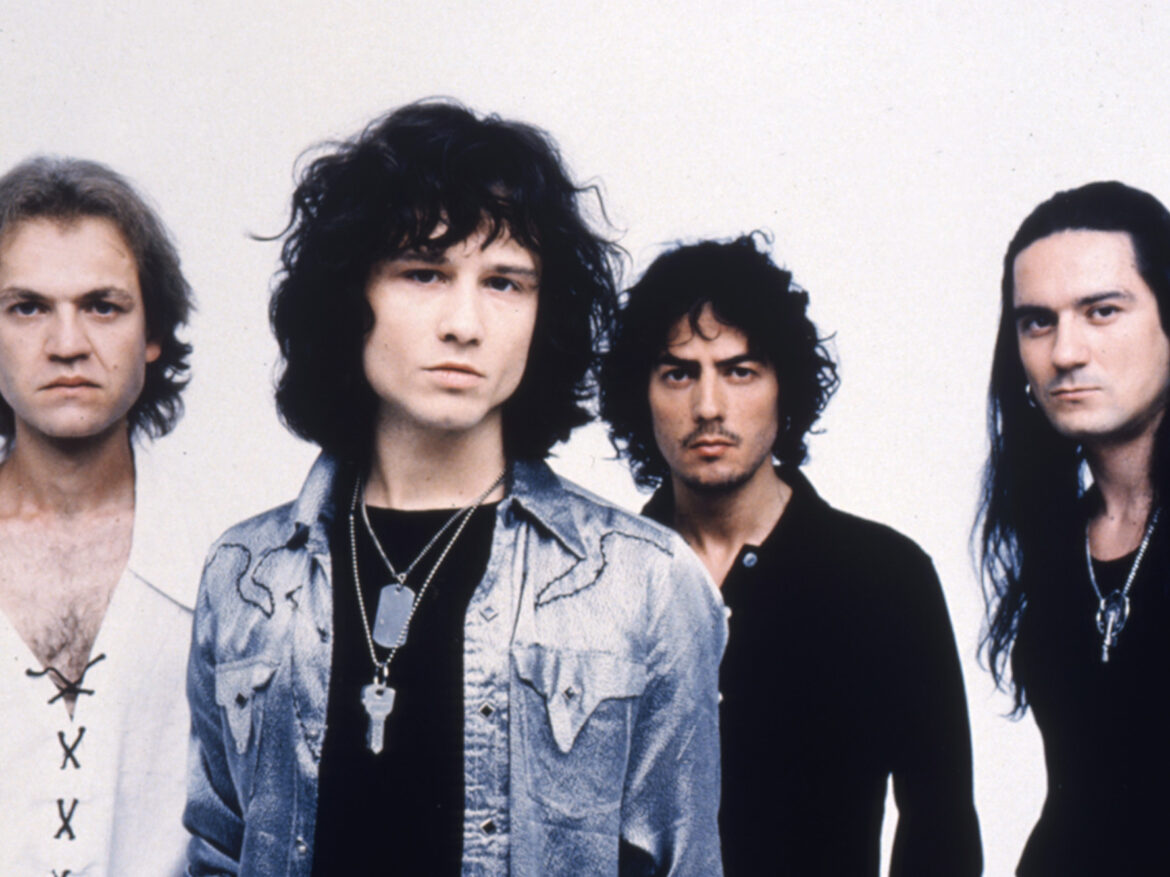 heroes del silencio - 10 Atípicas a no Perderse La revista con la música que es importante en tu vida Classic Rock Hard Rock Heavy Metal Prog Rock Blues