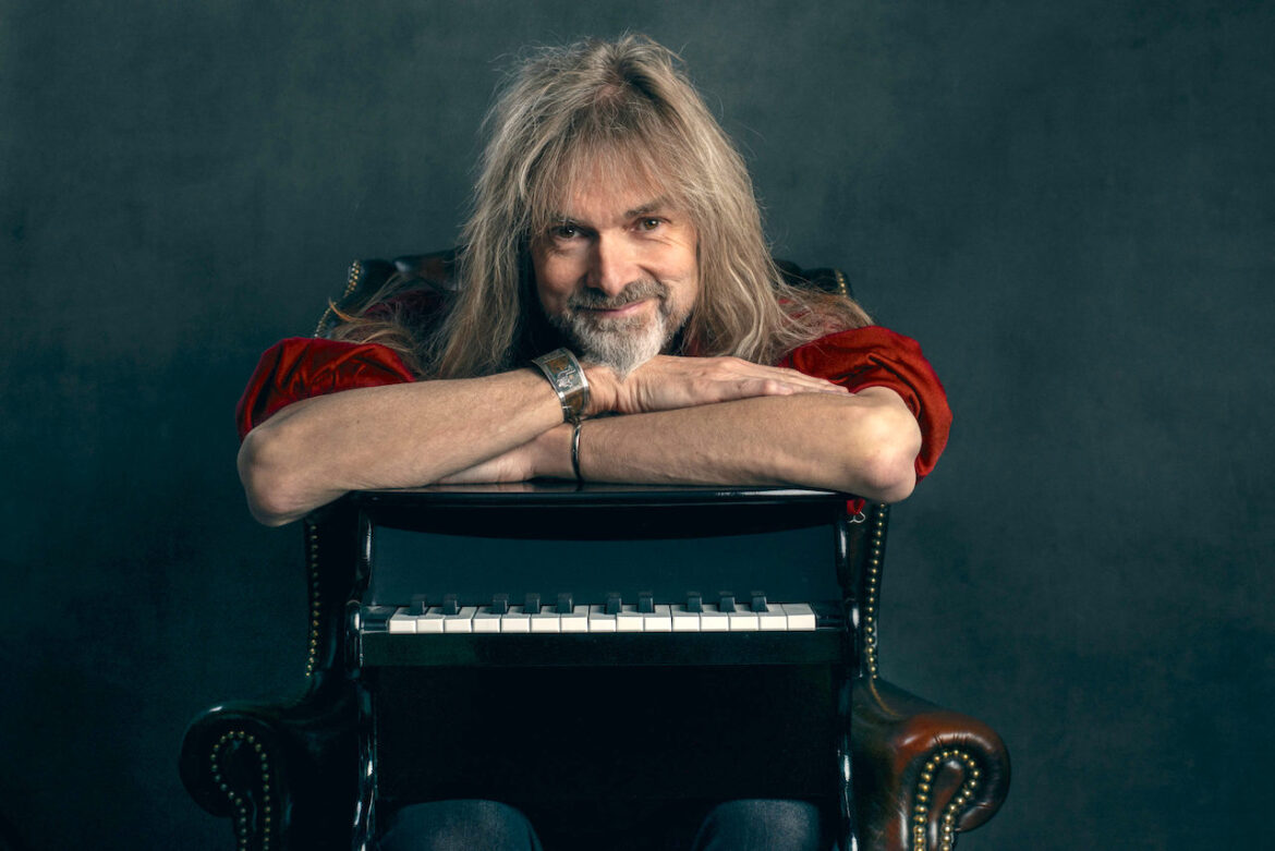 Arjen Lucassen con Roy Khan, Tony Martin, Steve Vai Arjen lucassen