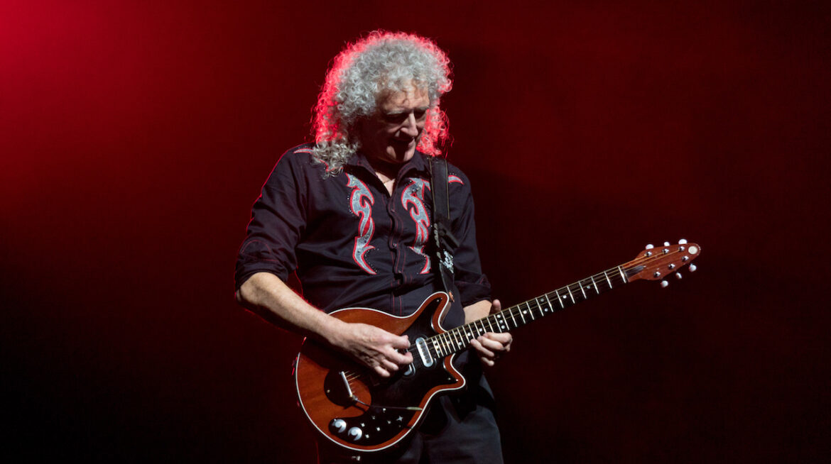 Brian may another world this is rock revista