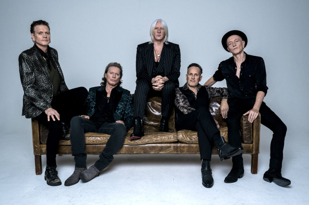 Def Leppard entrevista Phil Collen def Leppard - This Is Rock Revista