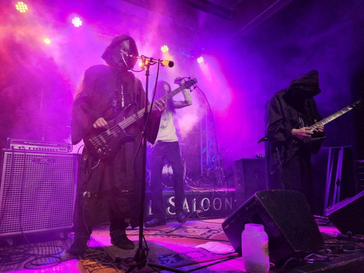 Plague bearer | this is metal revista magazine