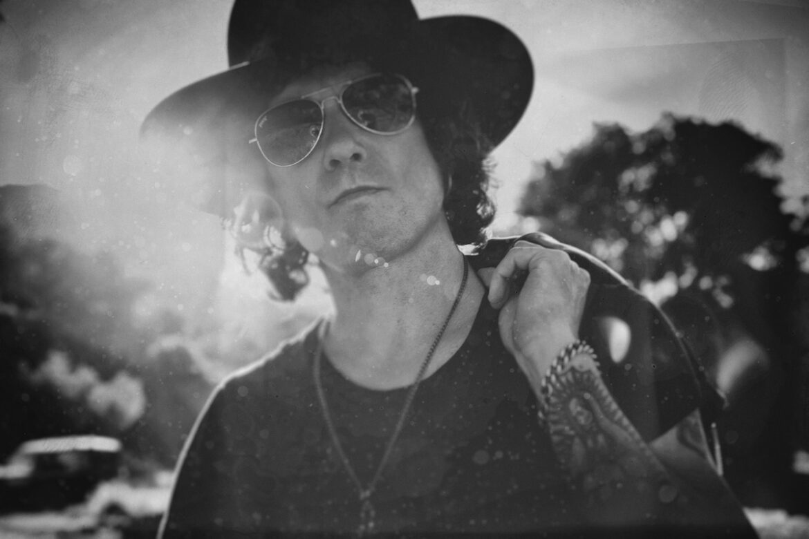 Bunbury estrena el vídeo de ‘Desaparecer’ Bunbury-Jose Girl This Is Rock Revista Magazine