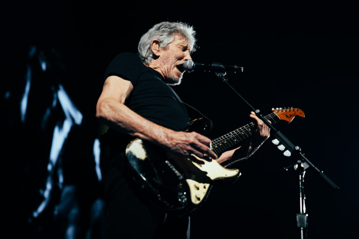 Roger Waters ‘The Dark Side Of The Moon Redux’ Roger waters the dark side of the moon redux