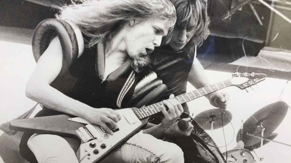 UFO ⚡ This Is Rock Revista Magazine