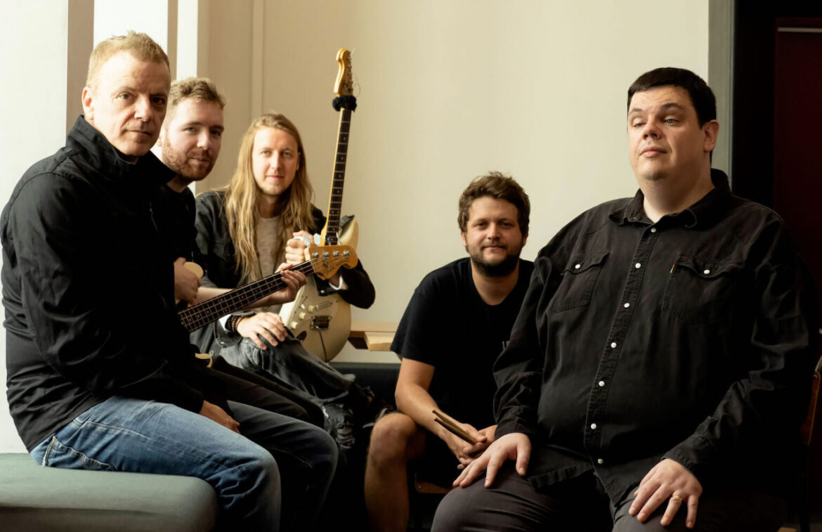 Robert Reed, de Magenta, y Peter Jones, de Camel, de nuevo con Cyan Cyan