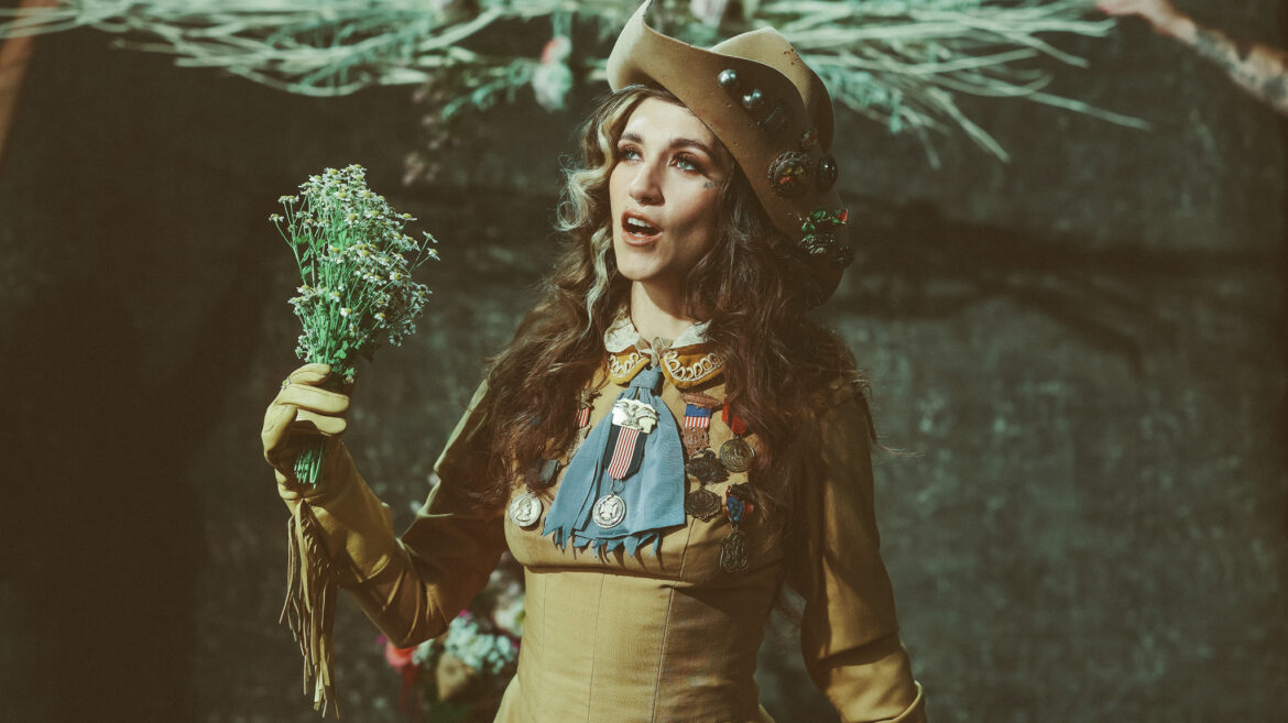 Sierra Ferrell presenta ‘American Dreaming’ Sierra Ferrell presenta ‘American Dreaming’ de su nuevo álbum - This Is Rock Revista