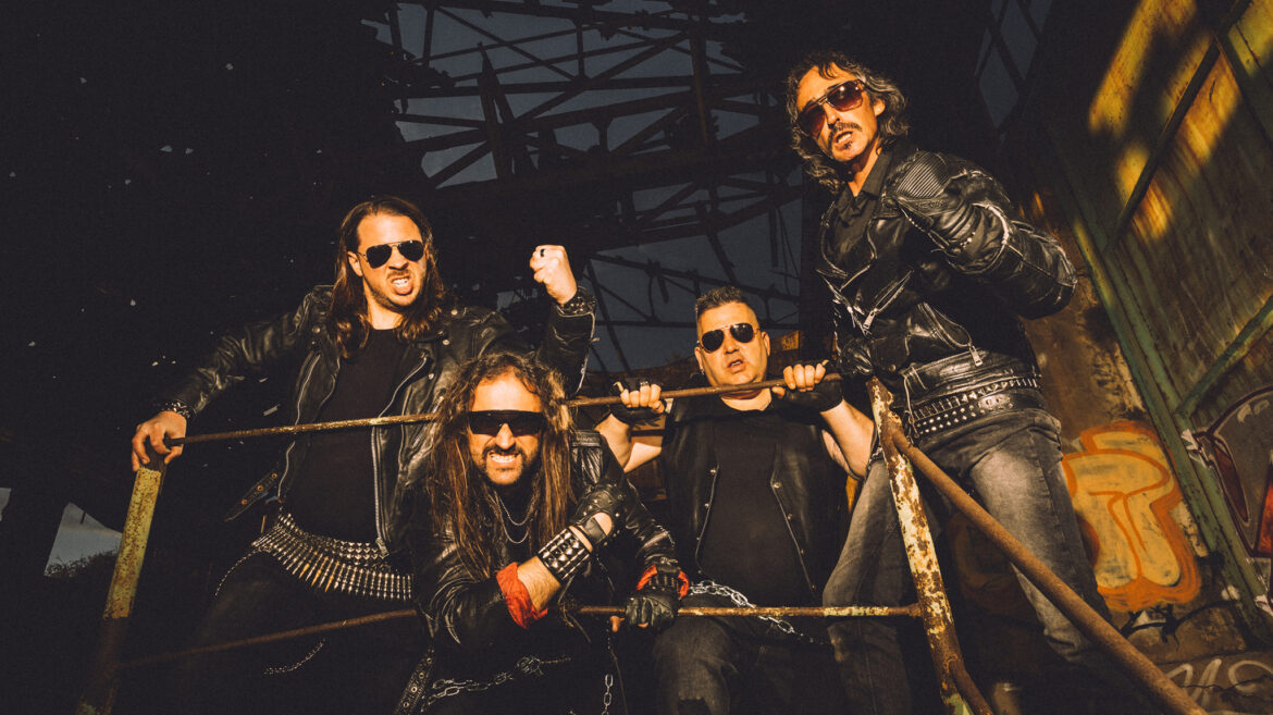 Iron Curtain 'Savage Dawn’ en Casete - This Is Metal Revista