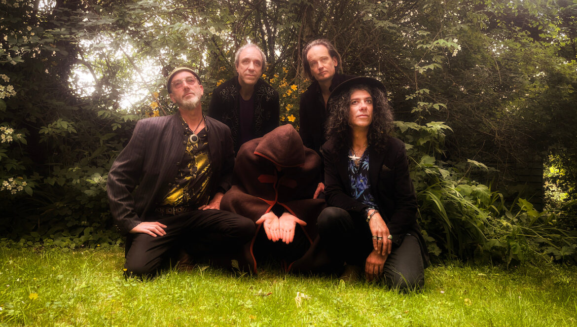 Gong Edición Especial de ‘Unending Ascending’ Gong Edición Especial de Unending Ascending