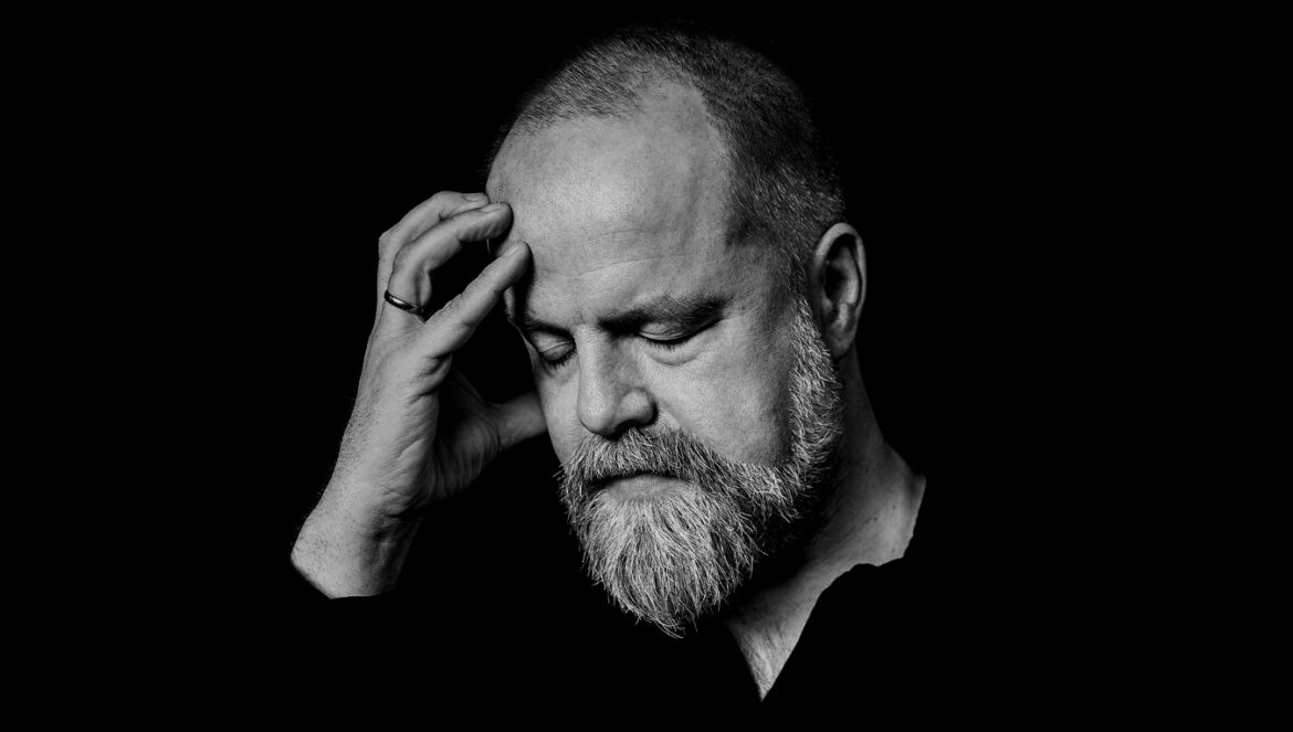 ‘Fimbulvinter’ de Bjørn Riis: oscuridad y esperanza 1 Fimbulvinter de Bjørn Riis oscuridad y esperanza