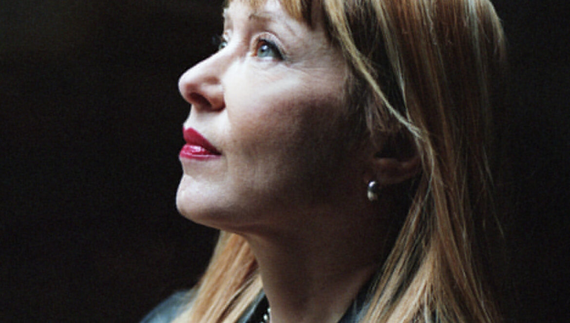 Suzanne Vega regresa con ‘Flying With Angels’ 1 Suzanne Vega regresa con Flying With Angels.jpg