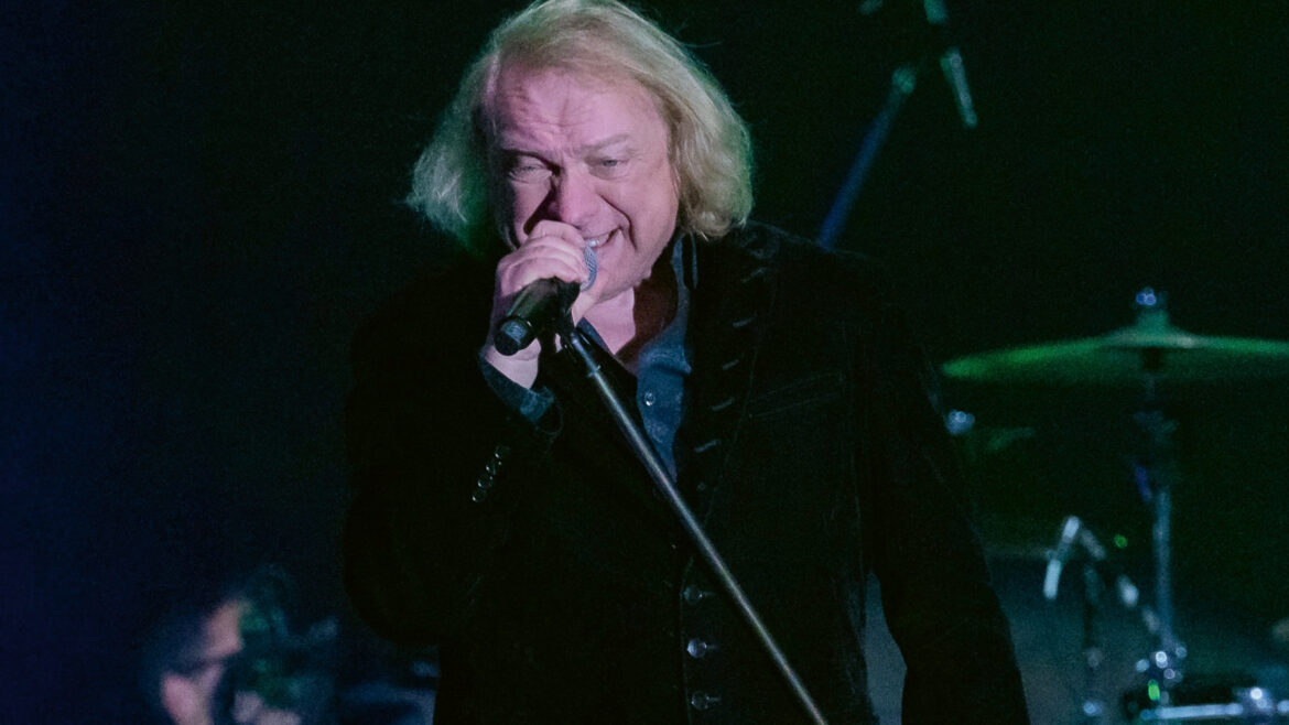 Lou Gramm regresa con ‘Young Love’, un himno AOR clásico Lou Gramm regresa con Young Love un himno AOR clásico