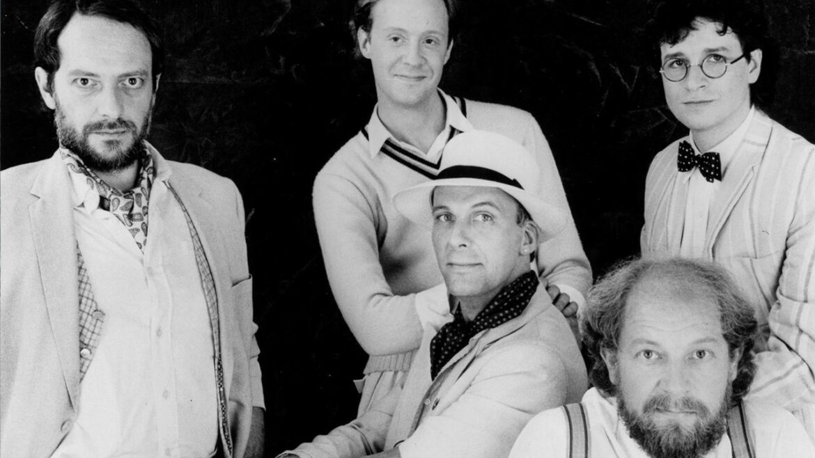 Jethro Tull reeditan ‘Under Wraps’ y ‘Walk Into Light’ en caja Jethro Tull Under Wraps The Unwrapped Edition This Is Rock Revista Magazine