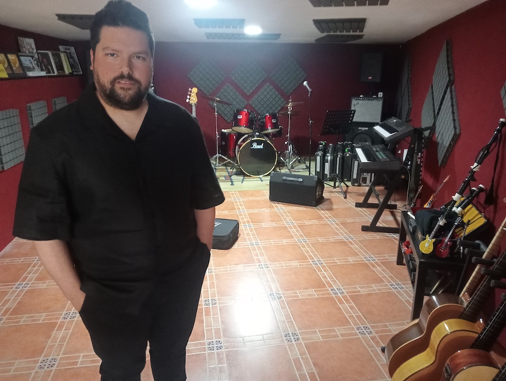 Carlos Garo This Is Rock Magazine Revista