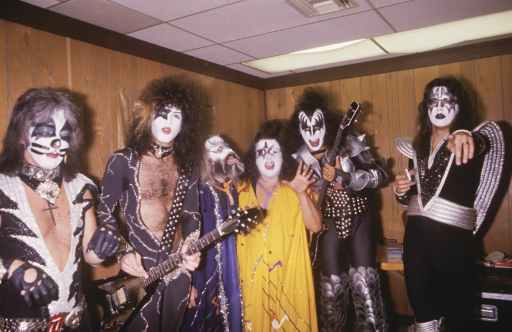 KISS Destroys Anaheim 76